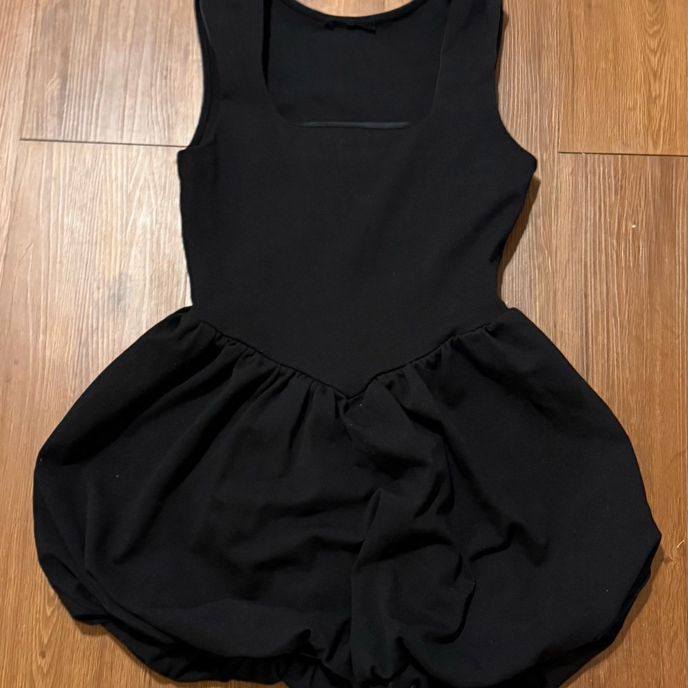 Elegant Black Sleeveless Junior Dress